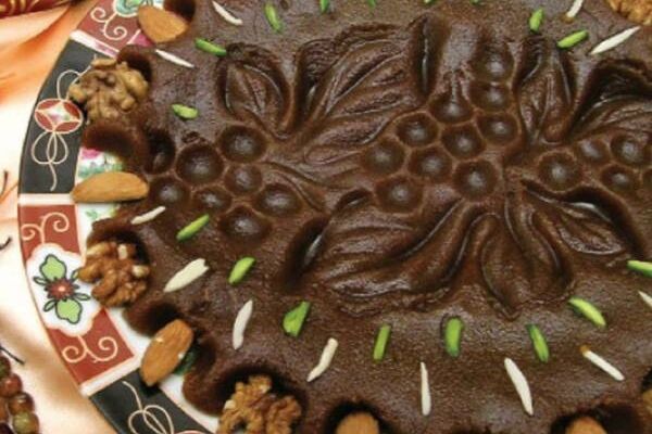 طرز تهیه “حلوا سیاه” با شیره انگور