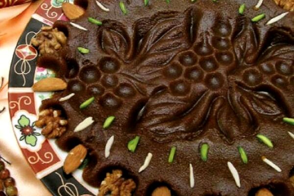 طرز تهیه “حلوا سیاه” با شیره انگور