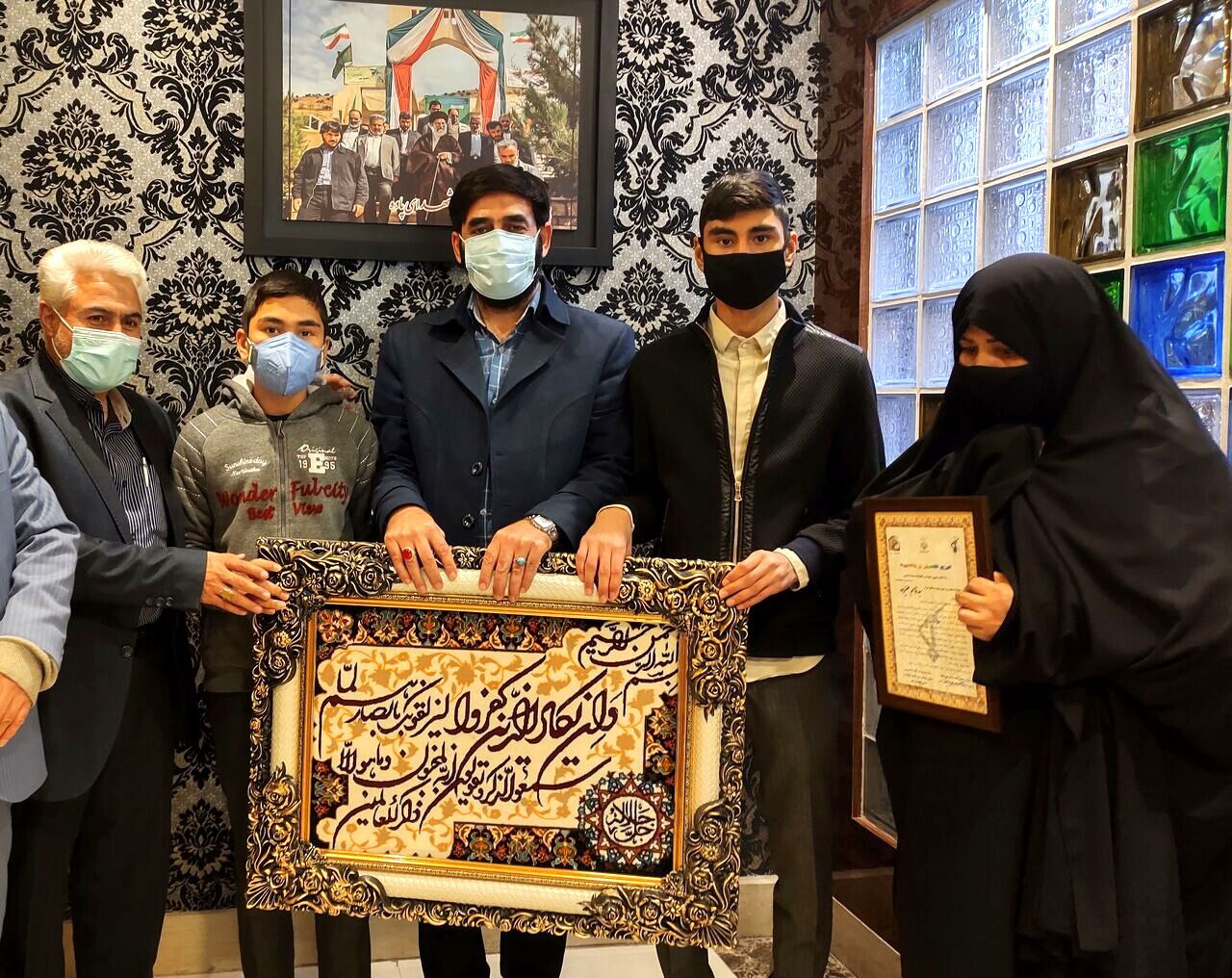 تجلیل از خانواده سه شهید مدافع حرم در مشهد