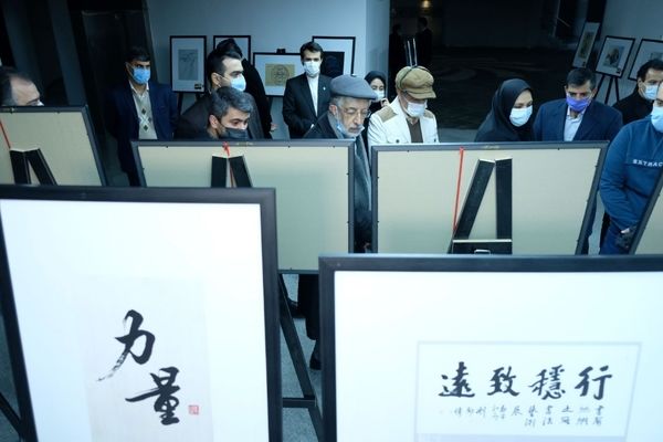 نمایشگاه خوشنویسی"رقص قلم" نشانگر همدلی هنرمندان است