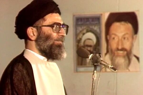 فیلم | روضه‌خوانی رهبر معظم انقلاب در مصیبت حضرت ام‌البنین (س)