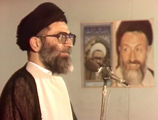 فیلم | روضه‌خوانی رهبر معظم انقلاب در مصیبت حضرت ام‌البنین (س)