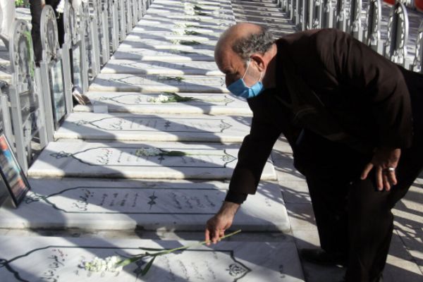 گلزار شهدای مشهد غبار روبی شد