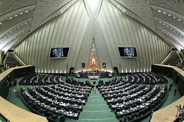 عملکرد 6 ماهه قانون‌گذاران مجلس/ نمایندگان بدون سوال و تذکر مشهدی را بشناسیم!
