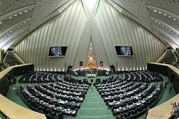 عملکرد 6 ماهه قانون‌گذاران مجلس/ نمایندگان بدون سوال و تذکر مشهدی را بشناسیم!