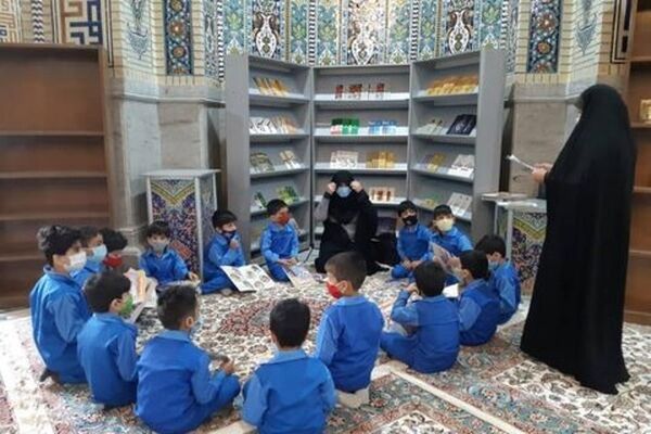 برپایی رواق کتاب در حرم مطهر رضوی
