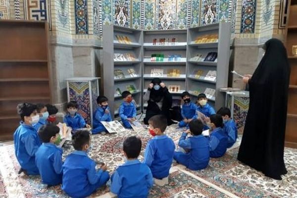 برپایی رواق کتاب در حرم مطهر رضوی