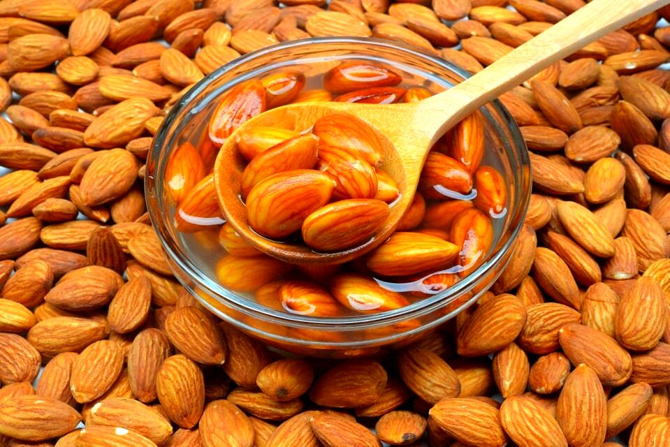فواید بیشتر، جذب بهتر بادام خیس خورده