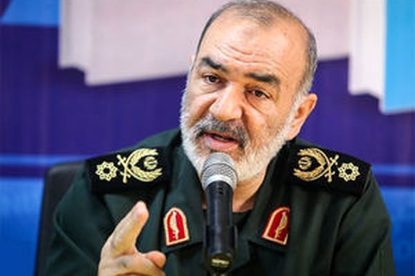 سردار سلامی: ما می‌جنگیم، با تبعیض با ناامنی با تروریسم تکفیری، دشمنان را رها نمی‌کنیم