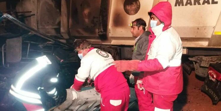 یک فوتی در برخورد تریلی با ایسوزو در جاده تربت‌حیدریه