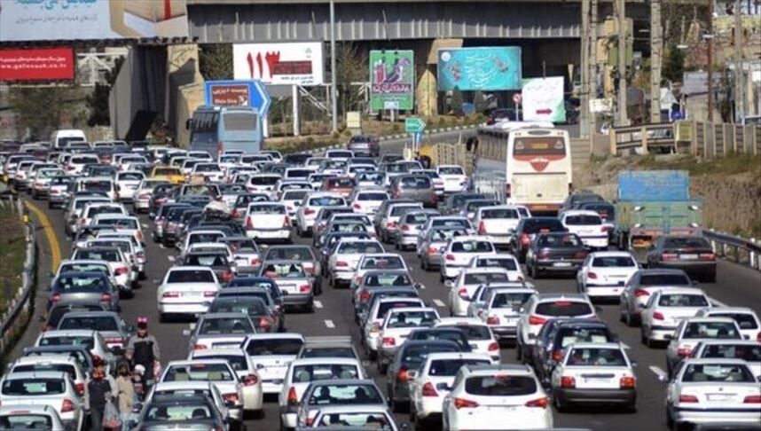 ترافیک در ورودی و خروجی‌های مشهد پُرحجم است