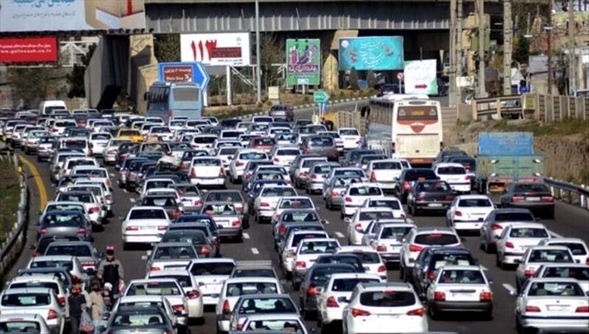 ترافیک در ورودی و خروجی‌های مشهد پُرحجم است
