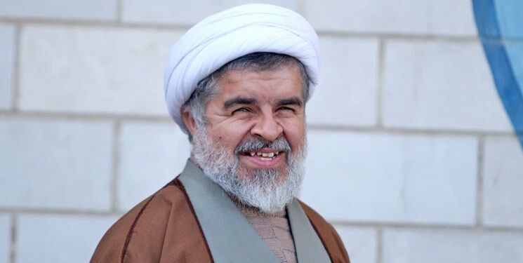 حجت‌الاسلام راستگو، همسایه مرحوم شیخ احمد کافی در مشهد می‌شود
