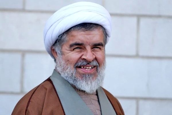 حجت‌الاسلام راستگو، همسایه مرحوم شیخ احمد کافی در مشهد می‌شود