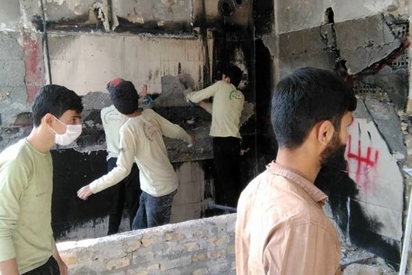 بازسازی خانه‌ای «سوخته‌» با دست‌های بسیجیان مشهد