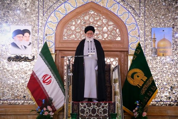 گول یک عده کاسب‌کار سیاسی را نخورید