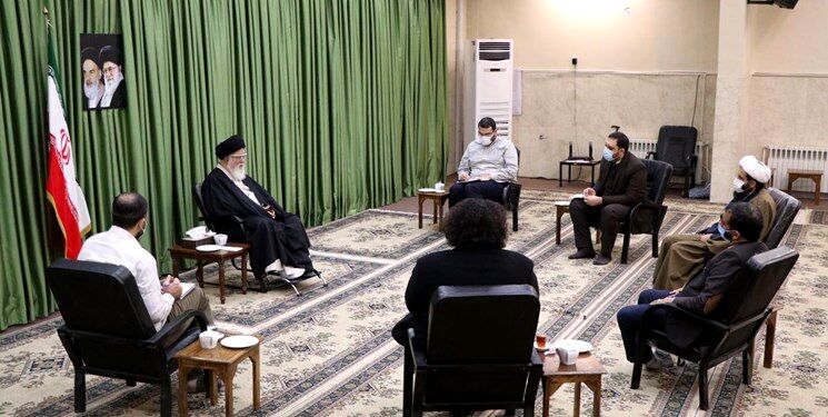 باید تربیت‌کننده هنرمندان انقلابی و ارزشی باشیم