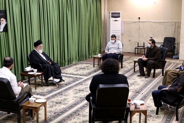 باید تربیت‌کننده هنرمندان انقلابی و ارزشی باشیم