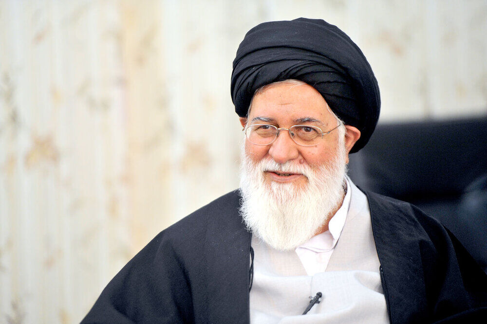 آیت‌الله علم‌الهدی: دستگاه‌های اجرایی باید اهتمام ویژه‌ای برای رفع مشکلات حاشیه شهر داشته باشند