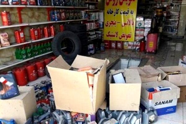 کشف 160 هزار ليتر روغن موتور تقلبی در مشهد