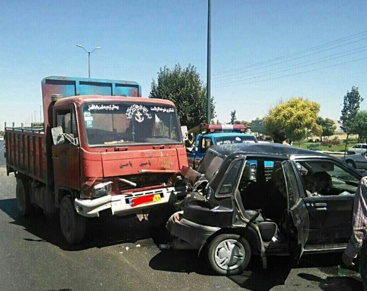 زیر گرفتن ۱۸ خودرو با خاور سرقتی در مشهد