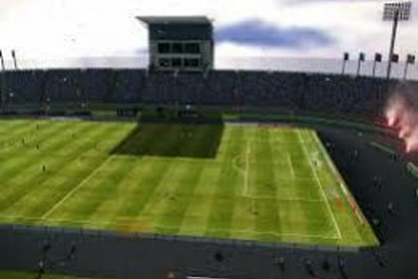 زمین چمن استادیوم ثامن کاملا آمادگی خدمات‌رسانی رایگان به شهر خودرو را دارد