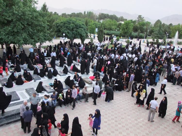 آرامستان‌های مشهد در ایام «چراغ برات» تعطیل است