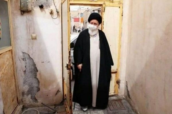 دیدن این تصویر جرم است!