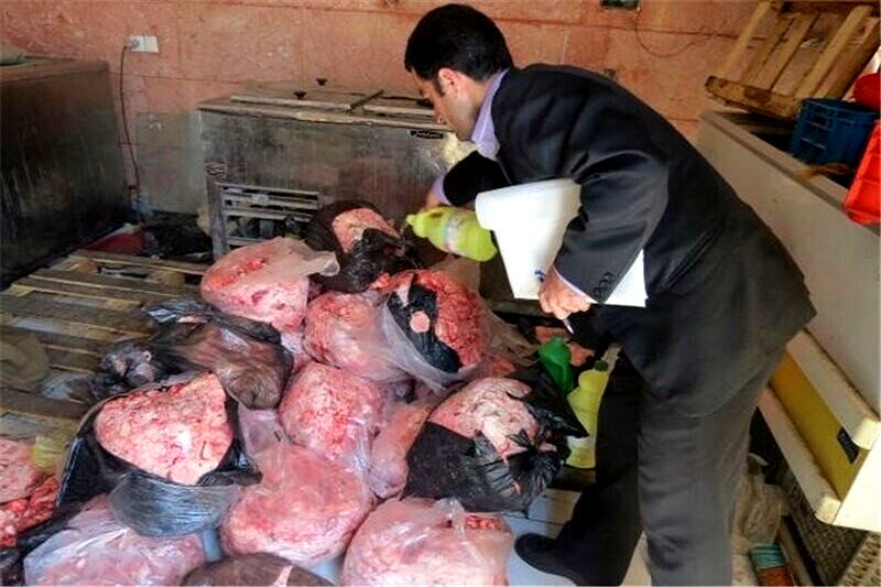 توقیف 4 تن فرآورده‌های خام دامی غیربهداشتی در خراسان رضوی