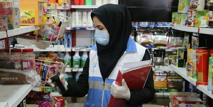۴۰۰ کارشناس بر عملکرد بهداشتی واحدهای صنفی، مراکز تهیه و توزیع مواد غذایی نظارت دارند