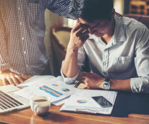 چگونه به افراد مضطرب کمک کنیم؟
