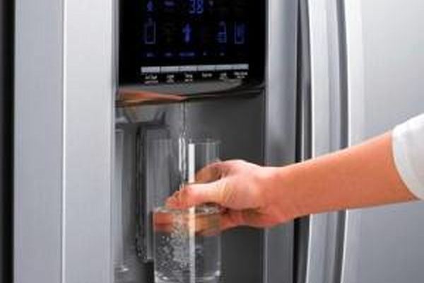 اگر از بوی آبسردکن یخچال آزرده‌اید، این مطلب را بخوانید