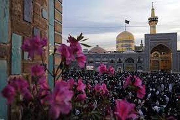 نور اسلام در قلب تاجر آرژانتینی/تاجر آرژانتینی با حضور در حرم مطهر رضوی به دین اسلام مشرف شد