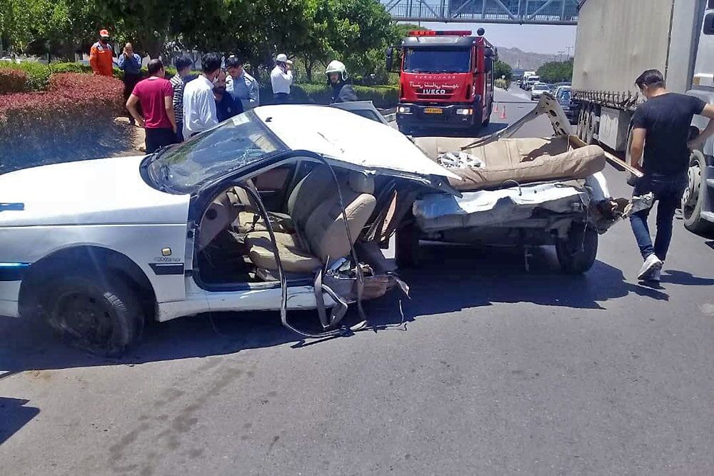 تصادف فجیع پژو 405 در بزرگراه بسیج مشهد