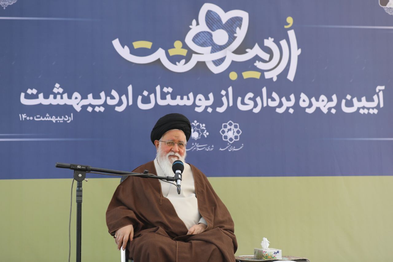 قیمت گلدان‌ خیابان‌های مرفه‌نشین مشهد هزینه آسفالت کوچه‌های حاشیه شهر است