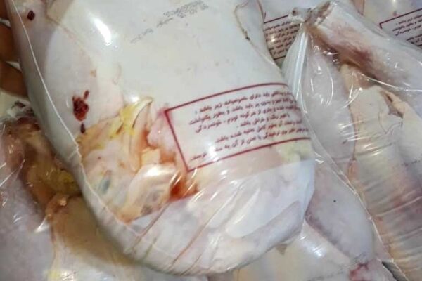 وجود خونابه در بسته بندی مرغ طبیعی است/ تذکر به کشتارگاه مرغ سهل انگار