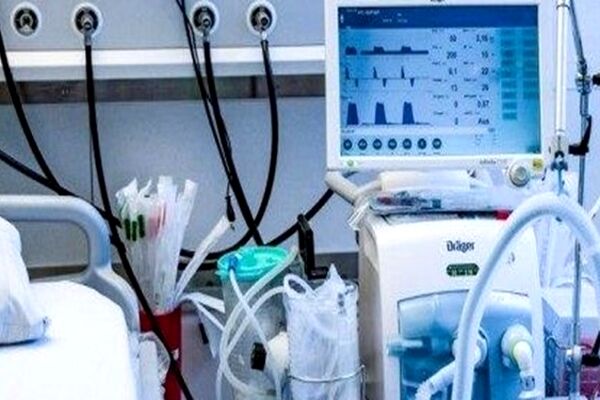 اهدای ۶۰۰ قلم تجهیزات پزشکی به بیمارستان‌های مشهد توسط آستان قدس رضوی