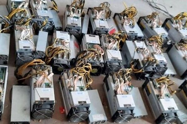 شناسایی مزرعه استخراج رمز ارز در یک باغ ویلا در غرب مشهد