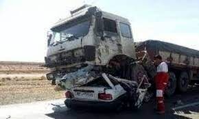 برخورد خودرو پراید با تریلی 2 مصدوم برجای گذاشت