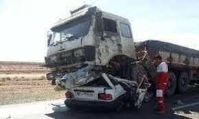 برخورد خودرو پراید با تریلی 2 مصدوم برجای گذاشت