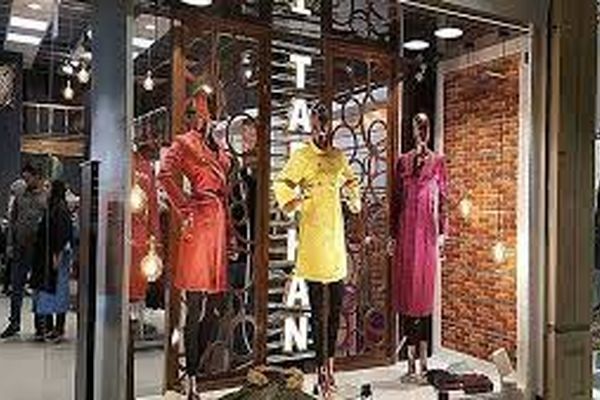 نیمی از پوشاک‌فروشان مشهد به خاطر محدودیت‌های کرونایی تعطیل کرده‌اند