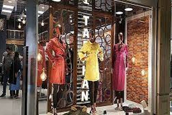 نیمی از پوشاک‌فروشان مشهد به خاطر محدودیت‌های کرونایی تعطیل کرده‌اند