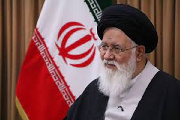 آیت‌الله علم‌الهدی ارتحال علامه‌ حکیمی را ضایعه‌ای برای روحانیت توصیف کرد