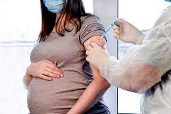 آغاز واکسیناسیون مادران باردار در خراسان رضوی/ واکسن مجاز سینوفارم است