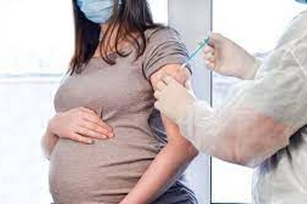 آغاز واکسیناسیون مادران باردار در خراسان رضوی/ واکسن مجاز سینوفارم است