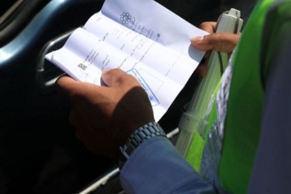 ۲ هزار و ٩٠٠ خودرو غیربومی در جاده‌های خراسان رضوی جریمه شدند