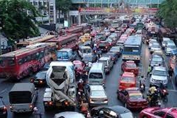 مردی که 7 ساله تو ترافیکه!