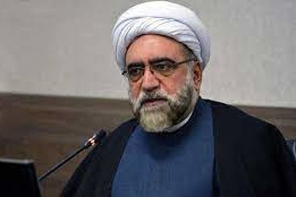 آیت‌الله حکیم عمر با برکت خود را در راستای ترویج مکتب اسلام ناب صرف کرد