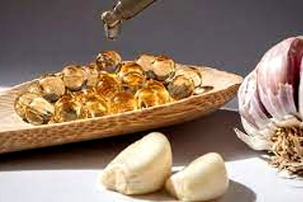 فواید عصاره سیر در درمان کووید -۱۹/عصاره سیر از حمله ویروس کرونا به بدن جلوگیری می‌کند