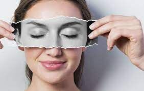 جلوگیری از چروک دور چشم با راهکارهای خانگی و مواد طبیعی